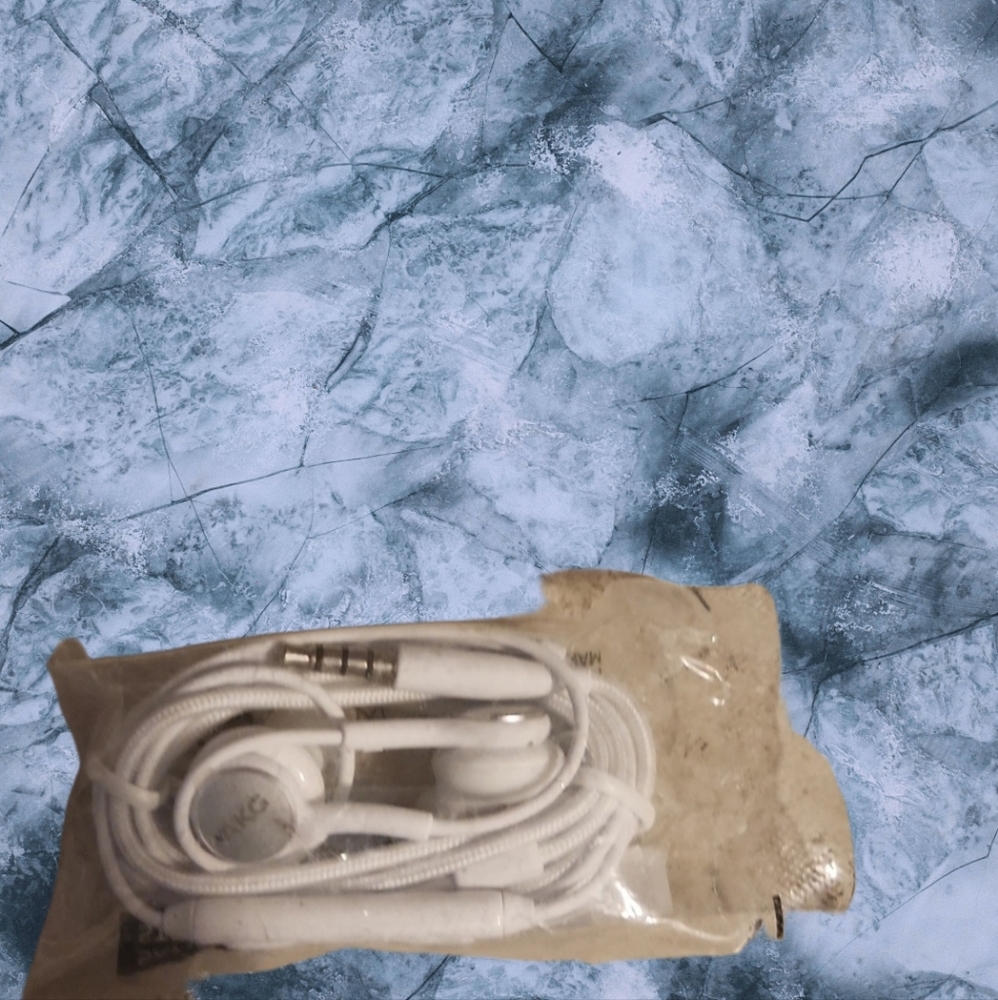 White earbuds